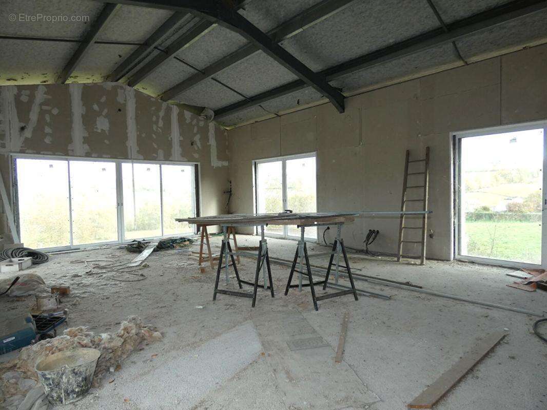 Maison A RENOVER 4 pièce(s) 130 m2 / terrain 1500m² - photo 8
