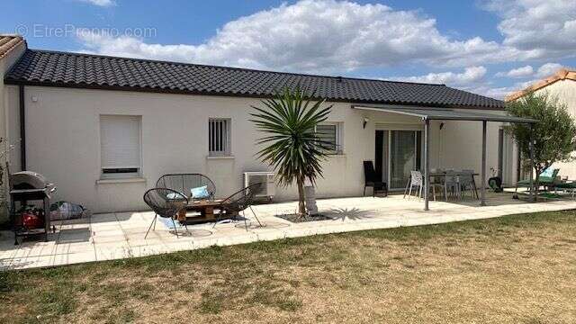 Maison à TONNAY-CHARENTE