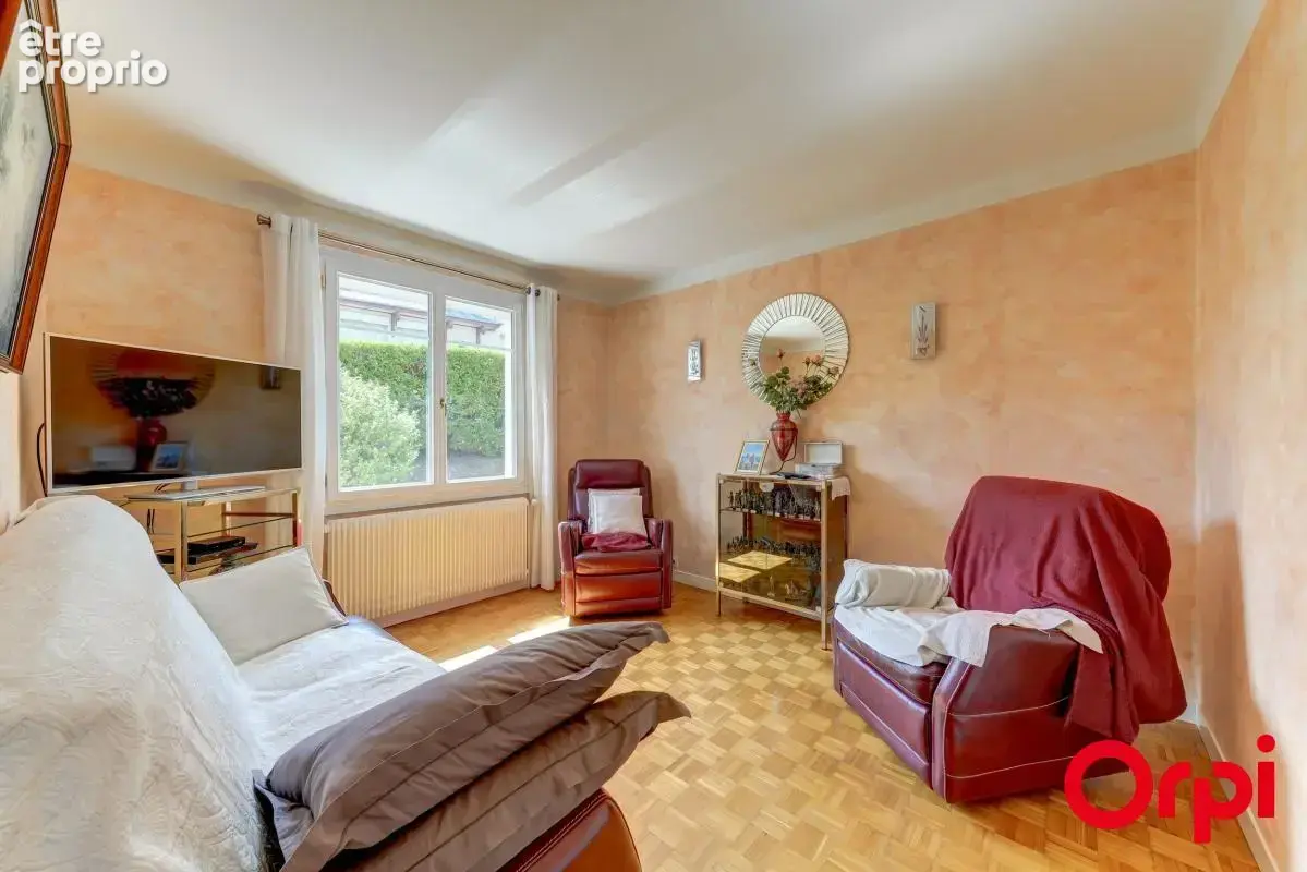 Maison familiale de 158 m² avec une belle vue dégagée - photo 13