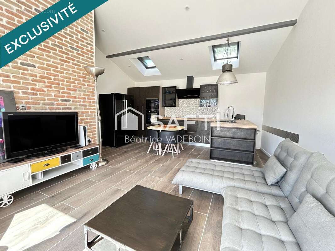 Maison 175 m² à Saint-Marcel-Les-Sauzet  - photo 9