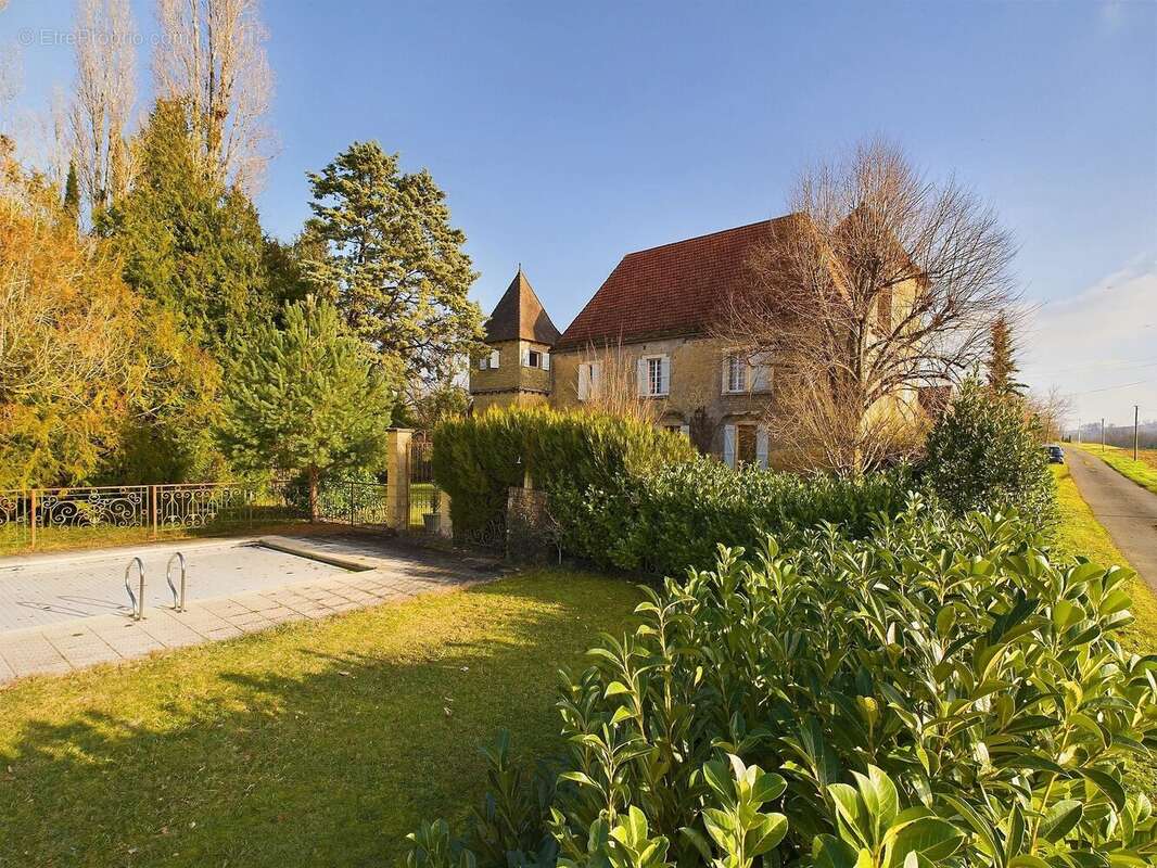 Beau manoir historique au coeur du Perigord Noir - photo 2