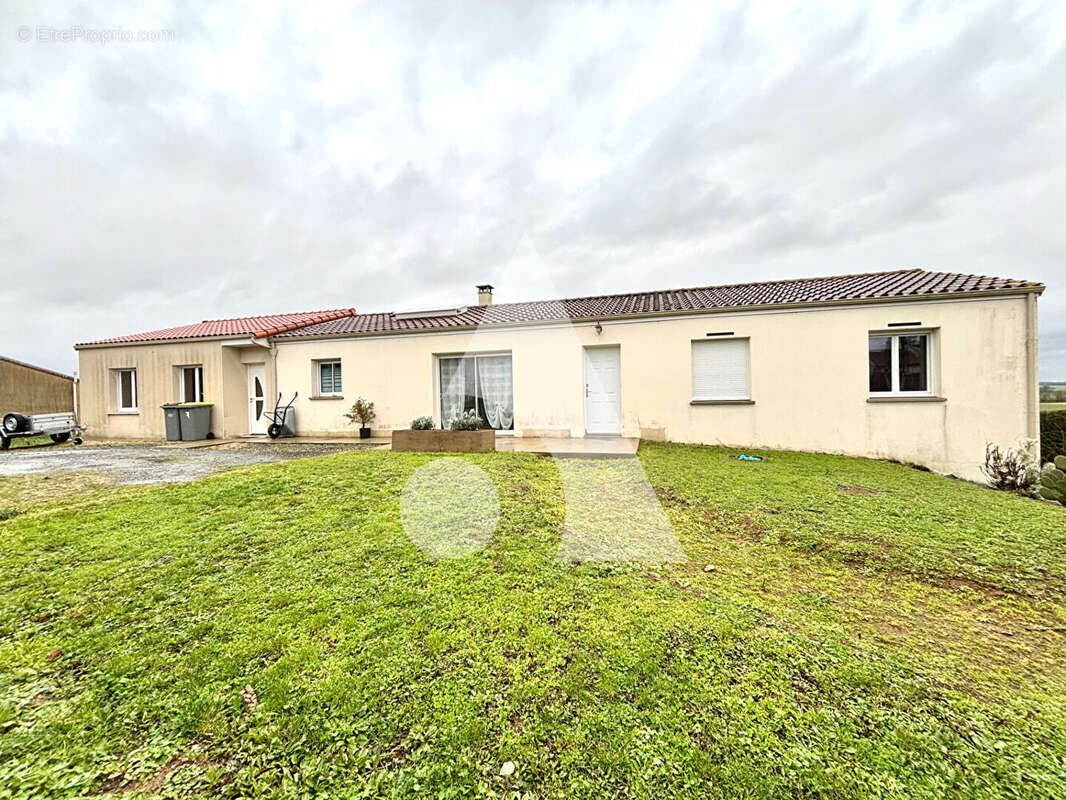 Maison à VILLIERS-EN-PLAINE