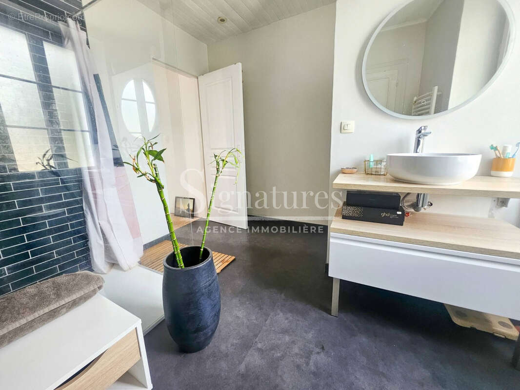 SAINT YRIEIX SUR CHARENTE - Maison de caractère avec appartement indépendant - photo 6