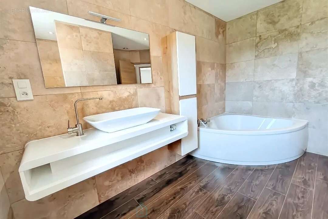 Maison à MOULEYDIER