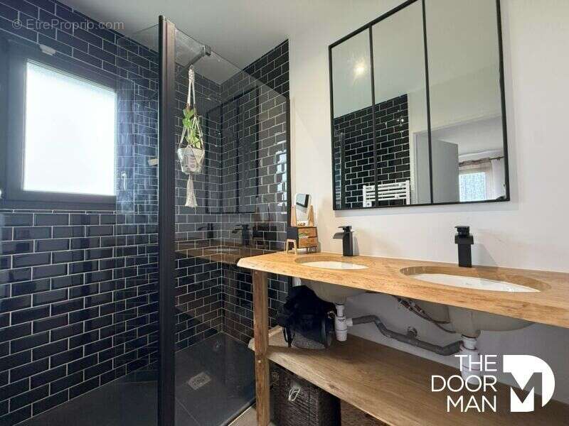 Maison à SAINTE-RADEGONDE-DES-NOYERS