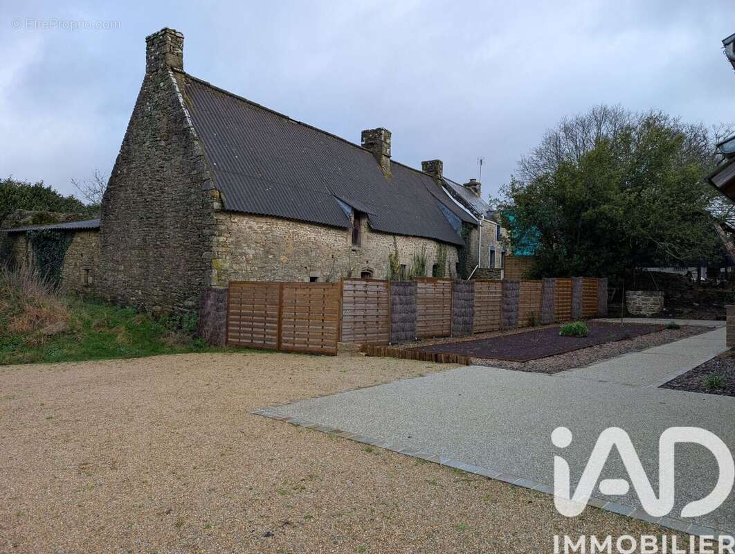Photo 2 - Maison à LANDEVANT