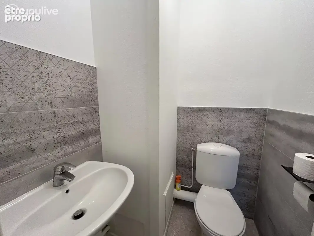 Appartement 84 m², 3 chambres, balcon et parking - photo 6