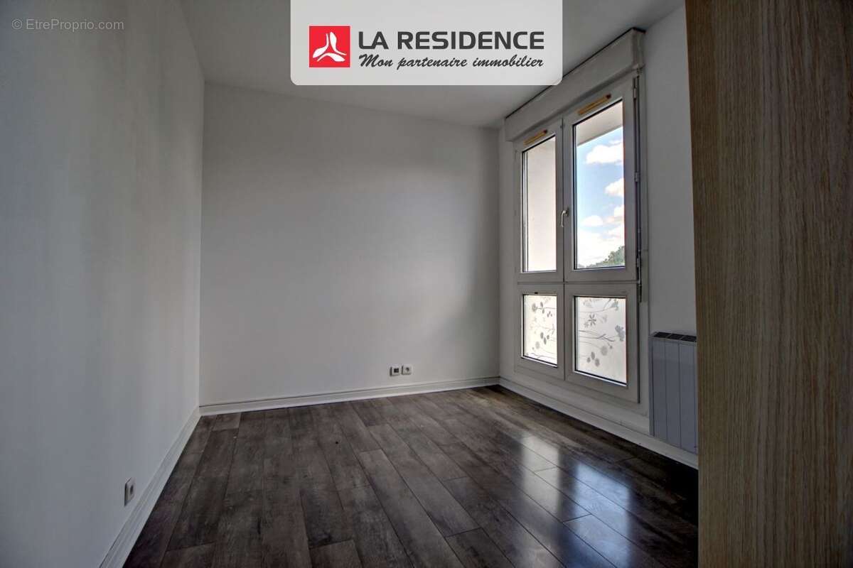 Appartement à VILLEPREUX