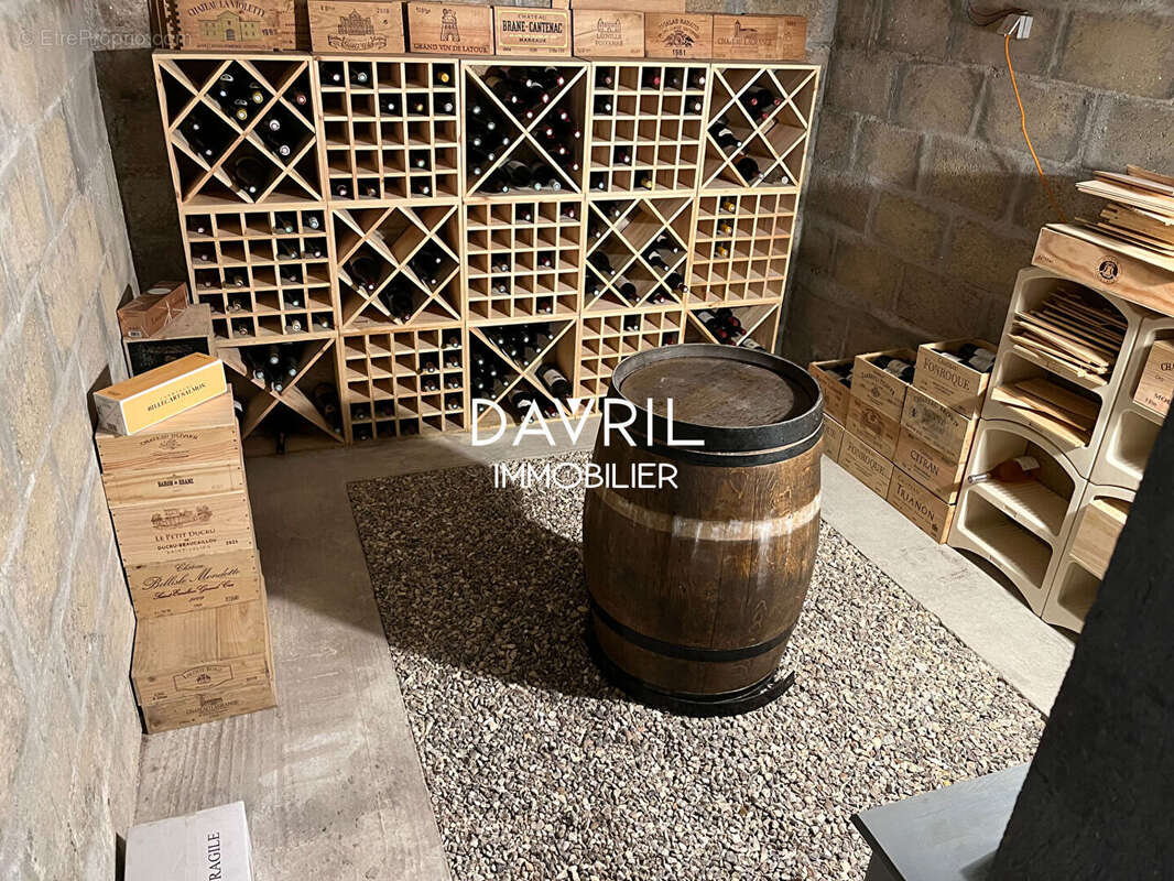 Maison à CHANTELOUP-LES-VIGNES