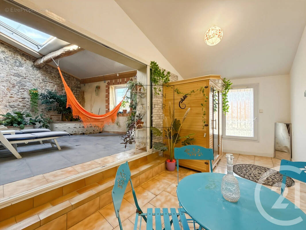 Maison à PEYRESTORTES