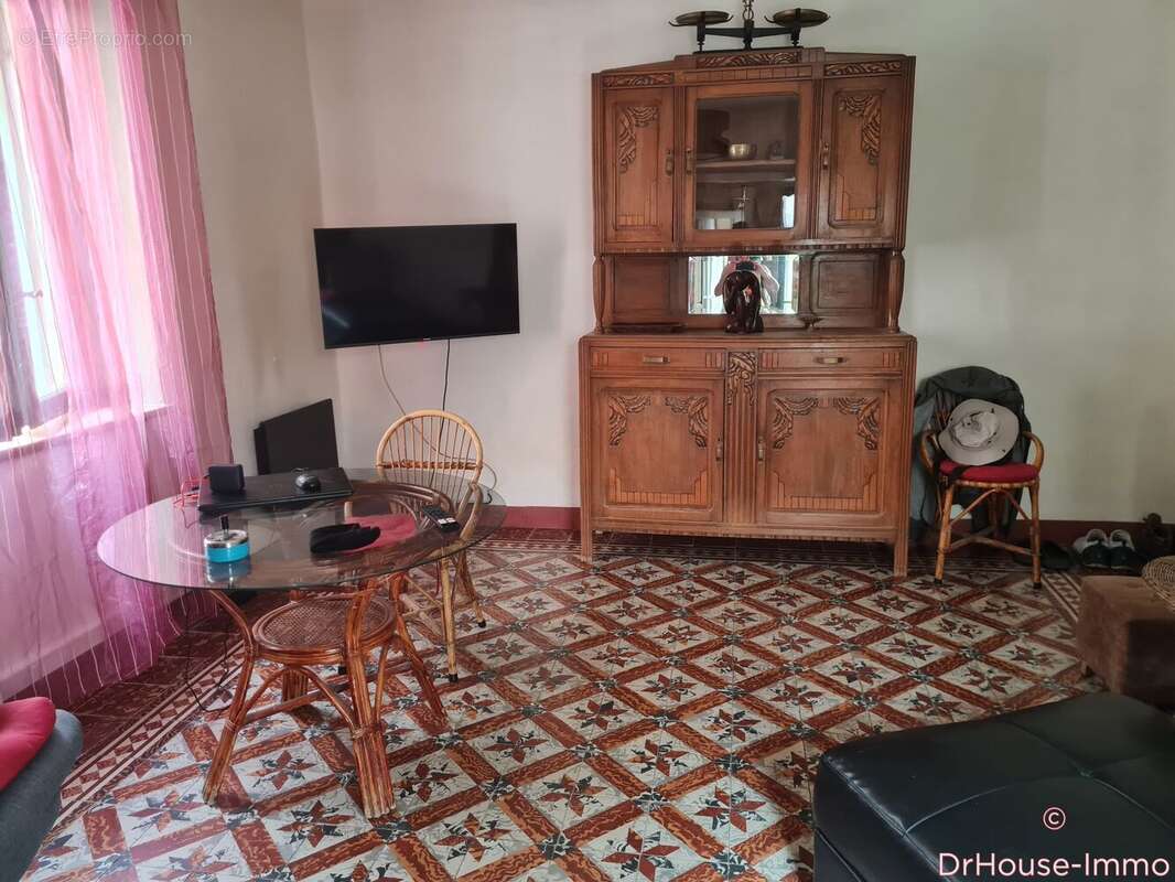 Maison à SAINT-DEZERY