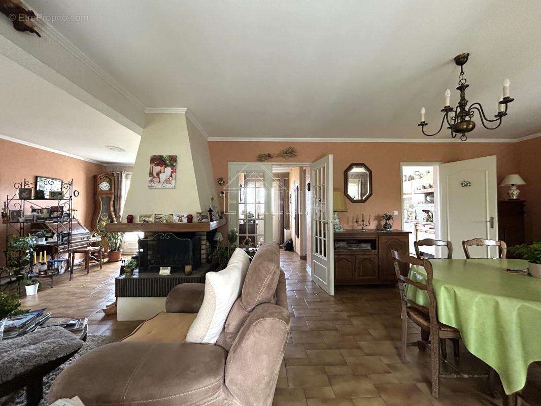 Maison à ROSNY-SUR-SEINE