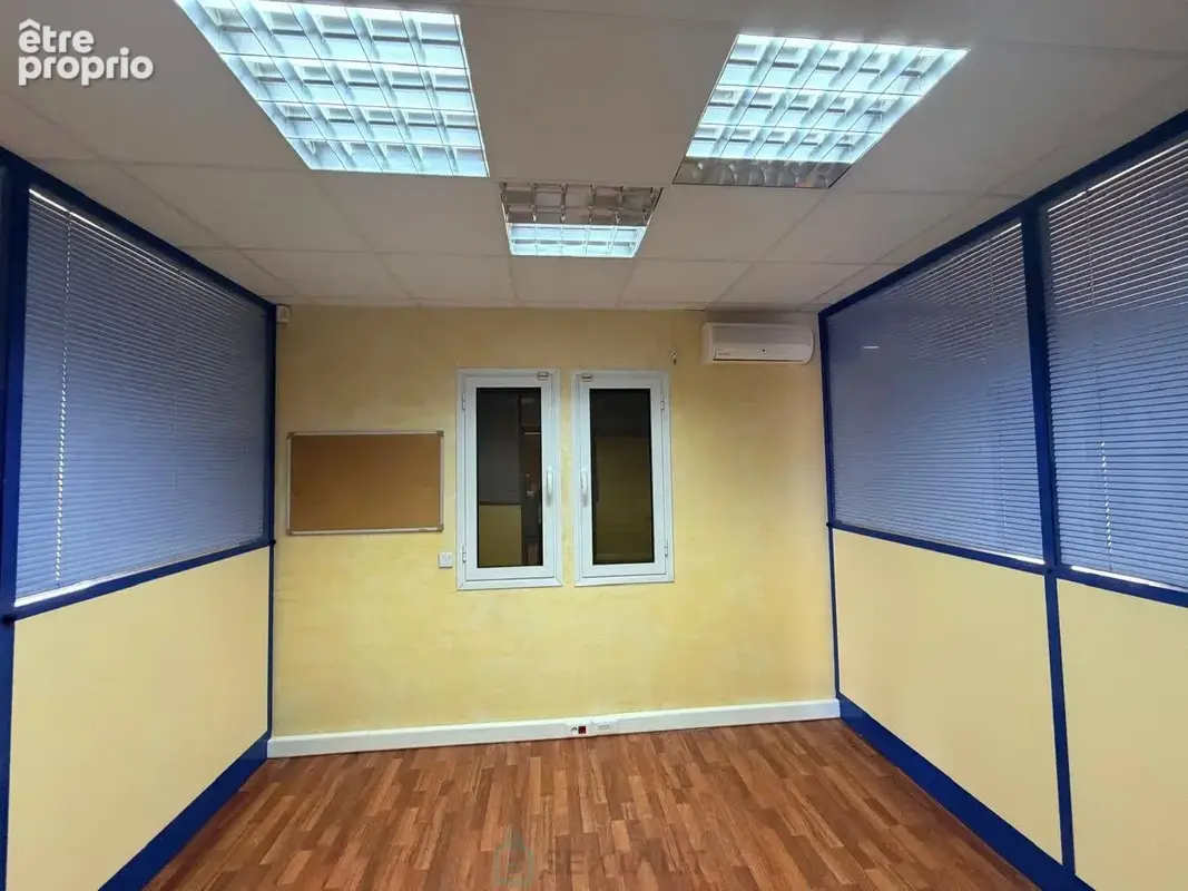 Local commercial / professionnel à Baillif - photo 6