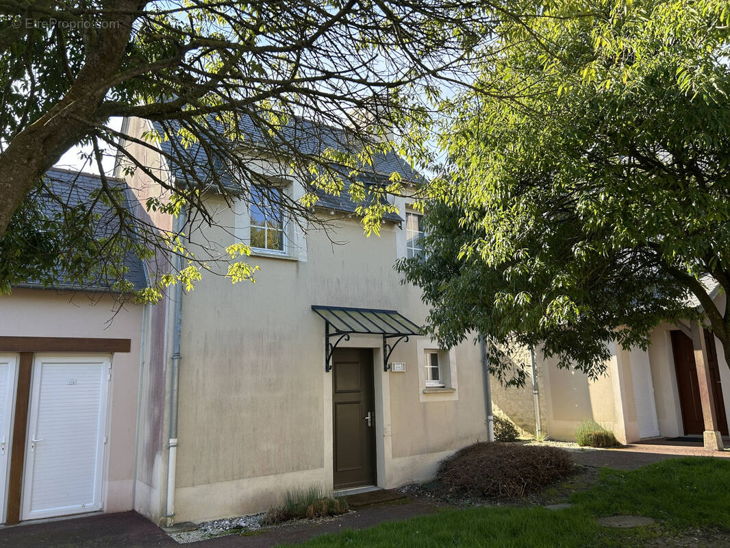 Maison à PORT-EN-BESSIN-HUPPAIN