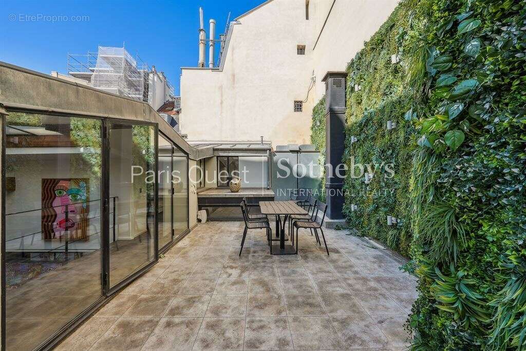 Appartement à PARIS-2E