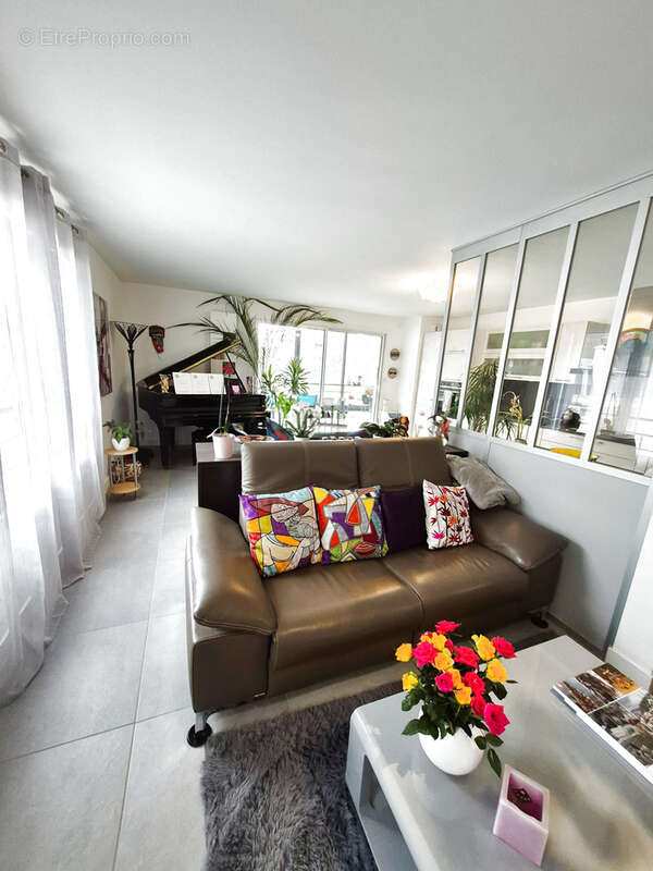 Appartement à COLLONGES-SOUS-SALEVE