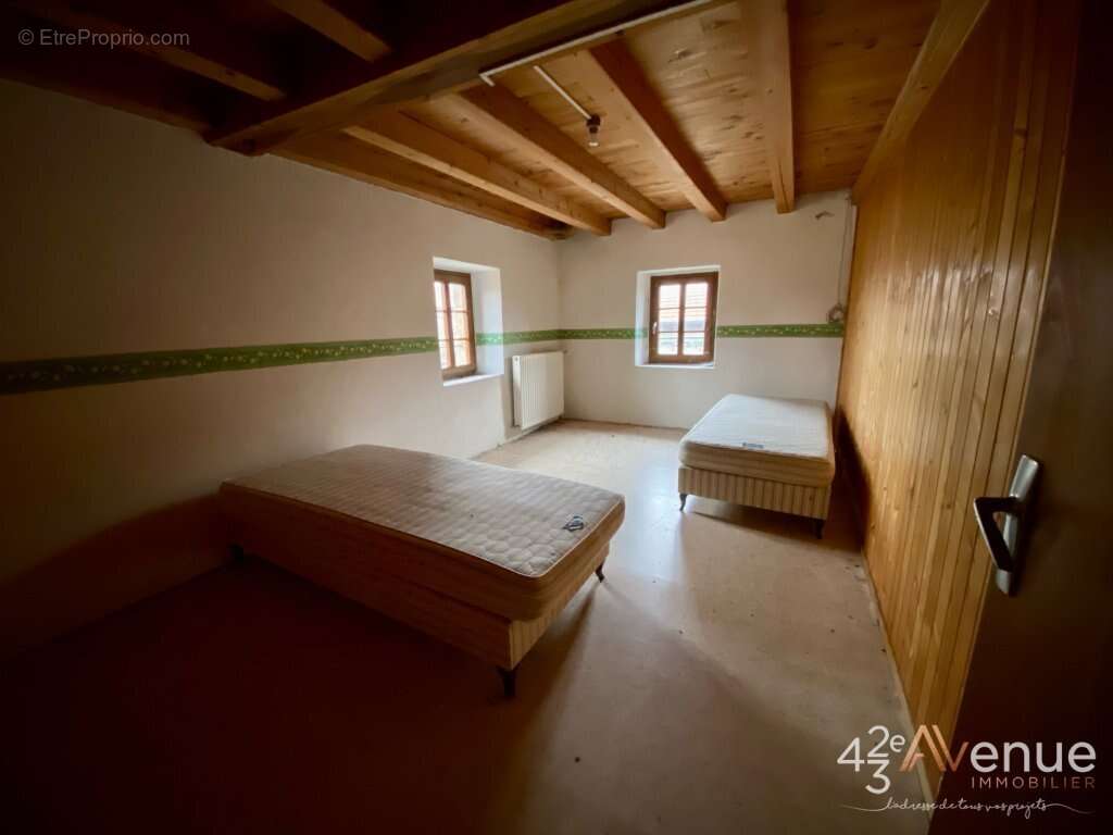 Maison à ROCHE-EN-REGNIER