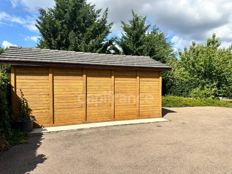 Terrain à vendre  AUXERRE (89) de 714 m2   clos  garage  portail - photo 3