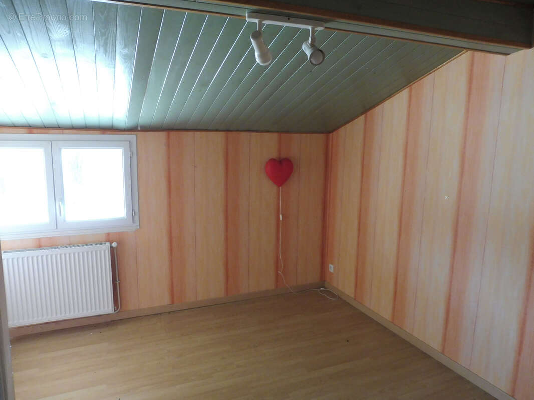 Maison à SAINT-VINCENT-DE-CONNEZAC