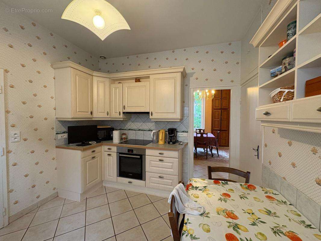 Maison à DUN-SUR-AURON