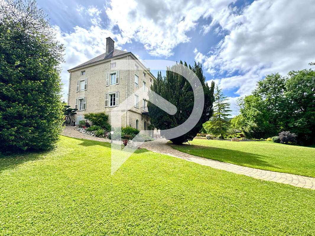 Maison à SUZANNECOURT
