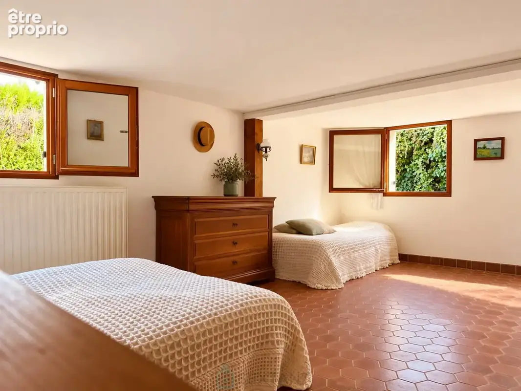 VÉTHEUIL  Maison individuelle avec jardin, garage et vue sur le village - photo 12