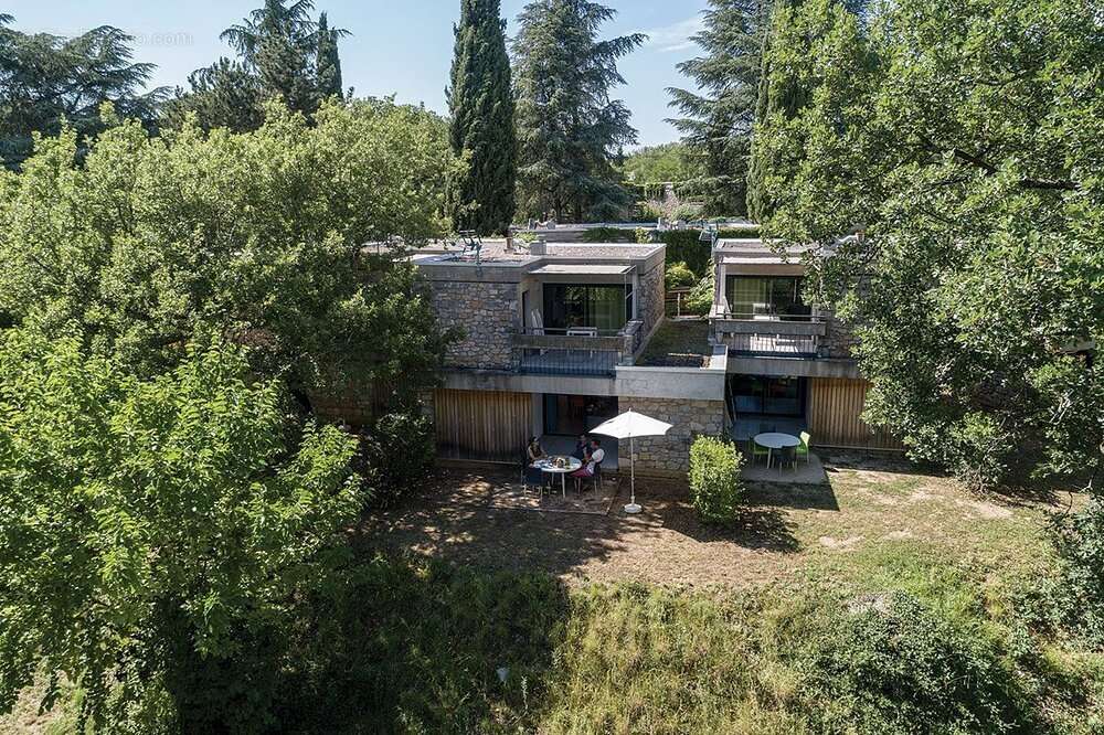 Appartement à BERRIAS-ET-CASTELJAU