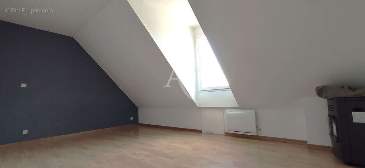 Maison  Individuelle familiale F5 fonctionnelle avec double garage. - photo 11
