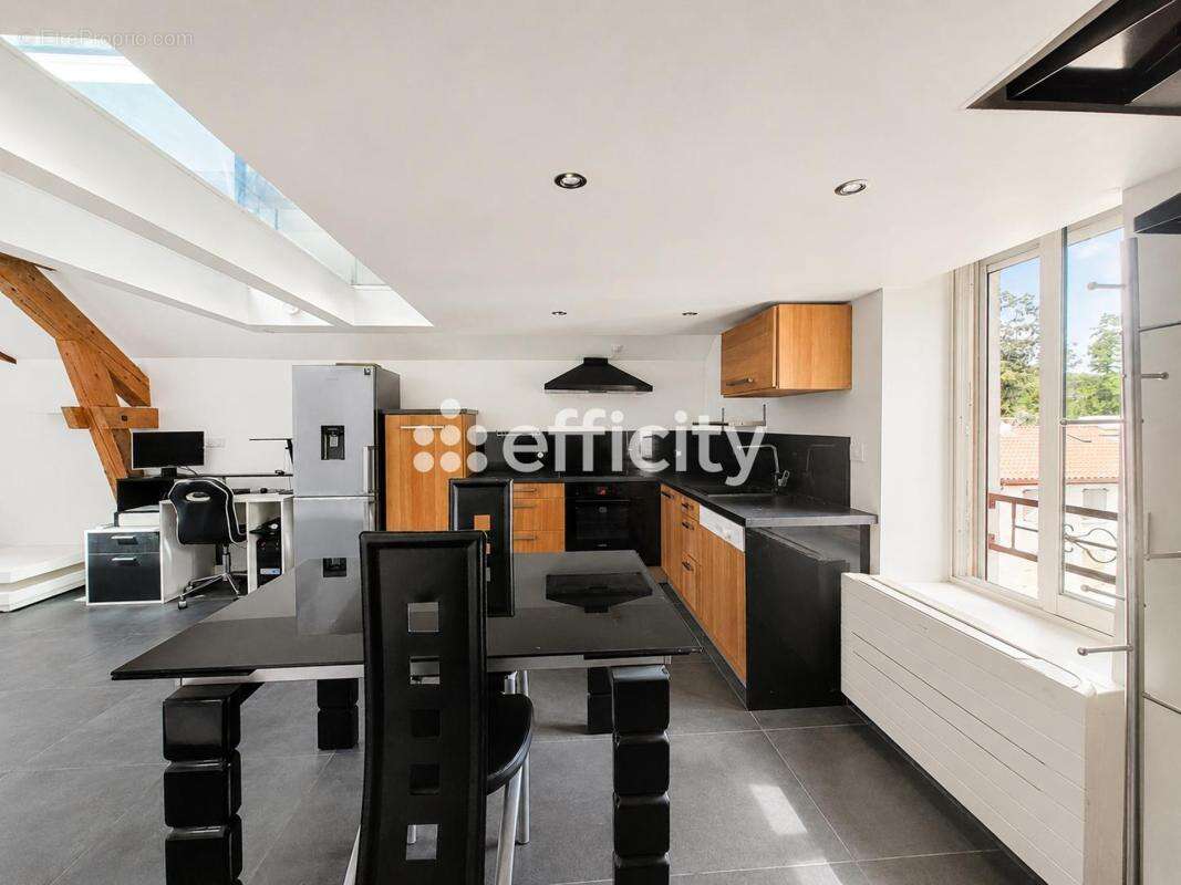 Appartement à CHARBONNIERES-LES-BAINS