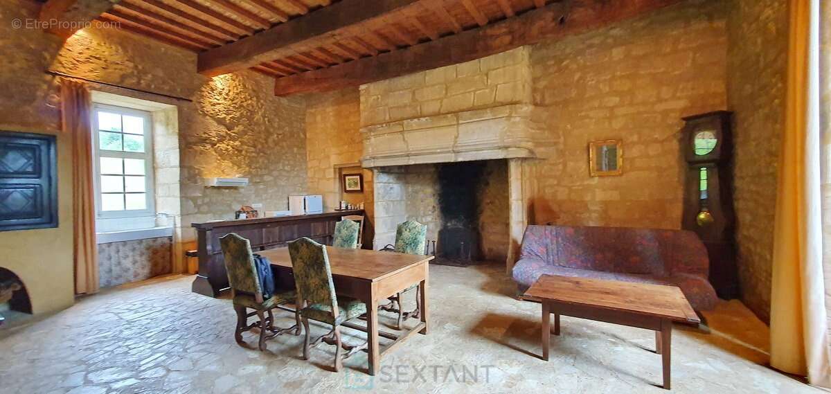 Corps de logis d'exception  Ancien château des XIII? & XV? siècles  Saint Pompon (25 km de Sarlat) - photo 10