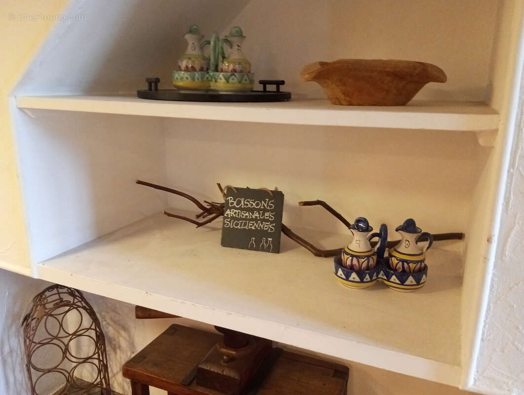 Commerce à SAINT-ARNOULT-EN-YVELINES