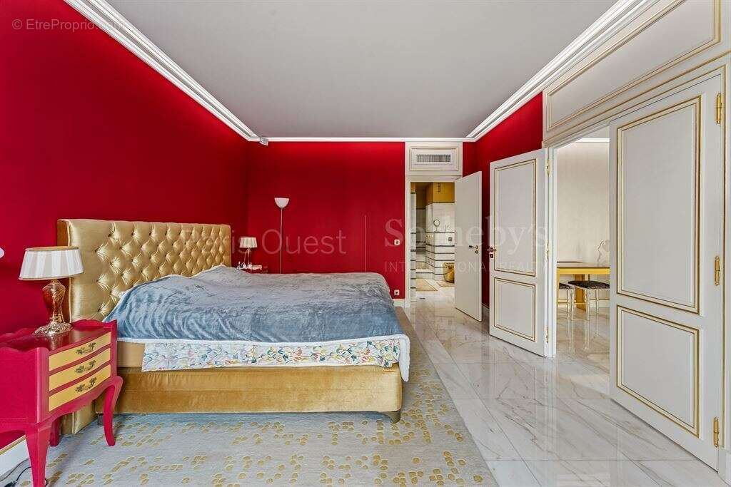 Appartement à PARIS-8E