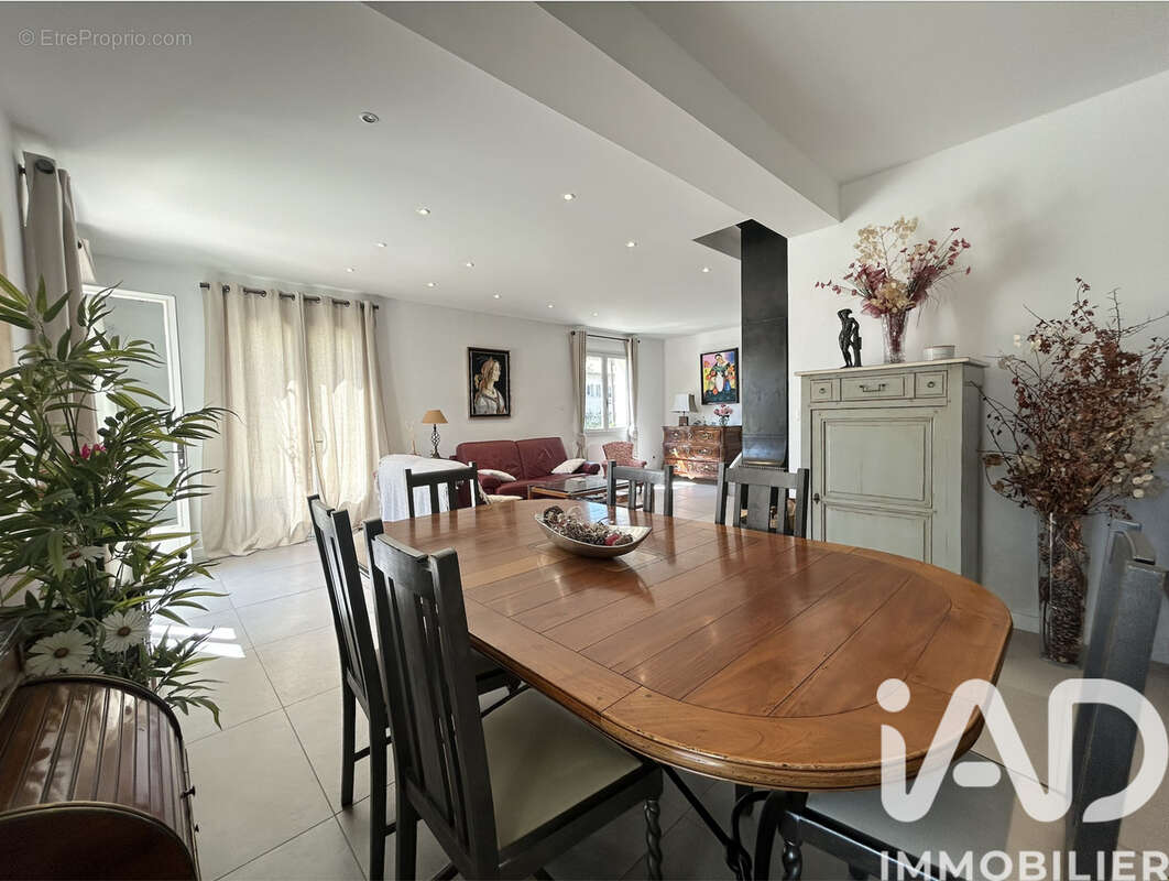 Photo 7 - Maison à LAVERUNE
