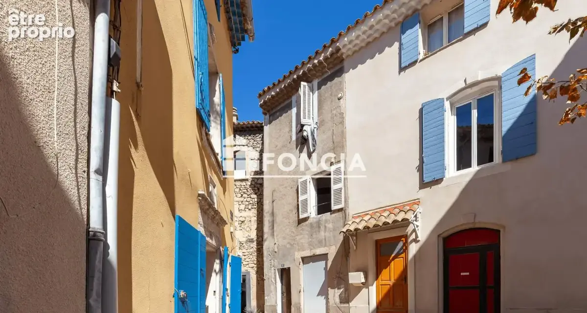 Appartement à SAINT-MITRE-LES-REMPARTS