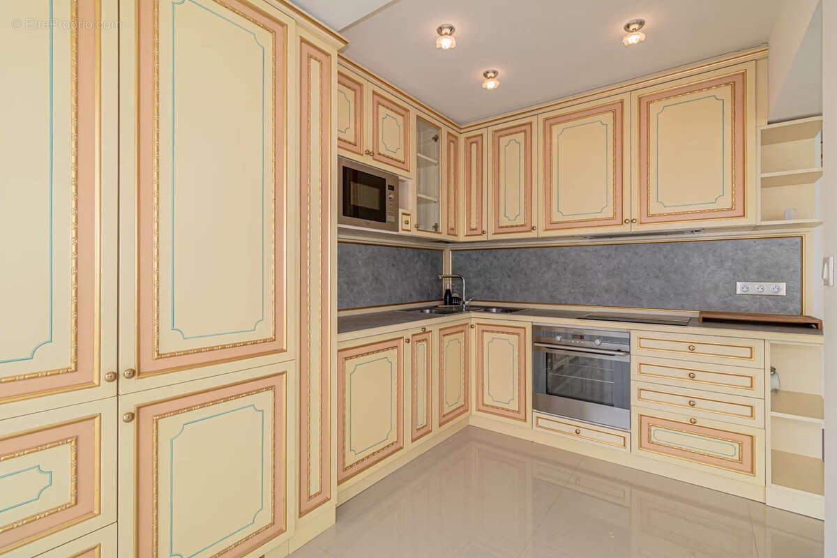 Appartement à MANDELIEU-LA-NAPOULE