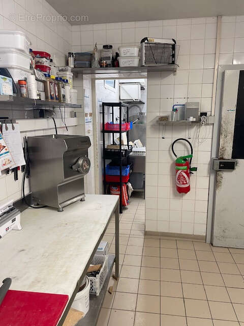 Commerce à CADAUJAC