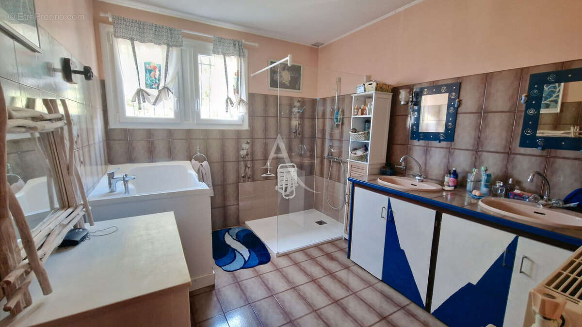 Maison avec grand garage Talmont Saint Hilaire - photo 6