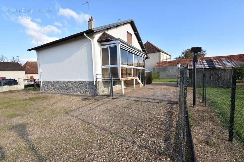 Maison à GANNAY-SUR-LOIRE