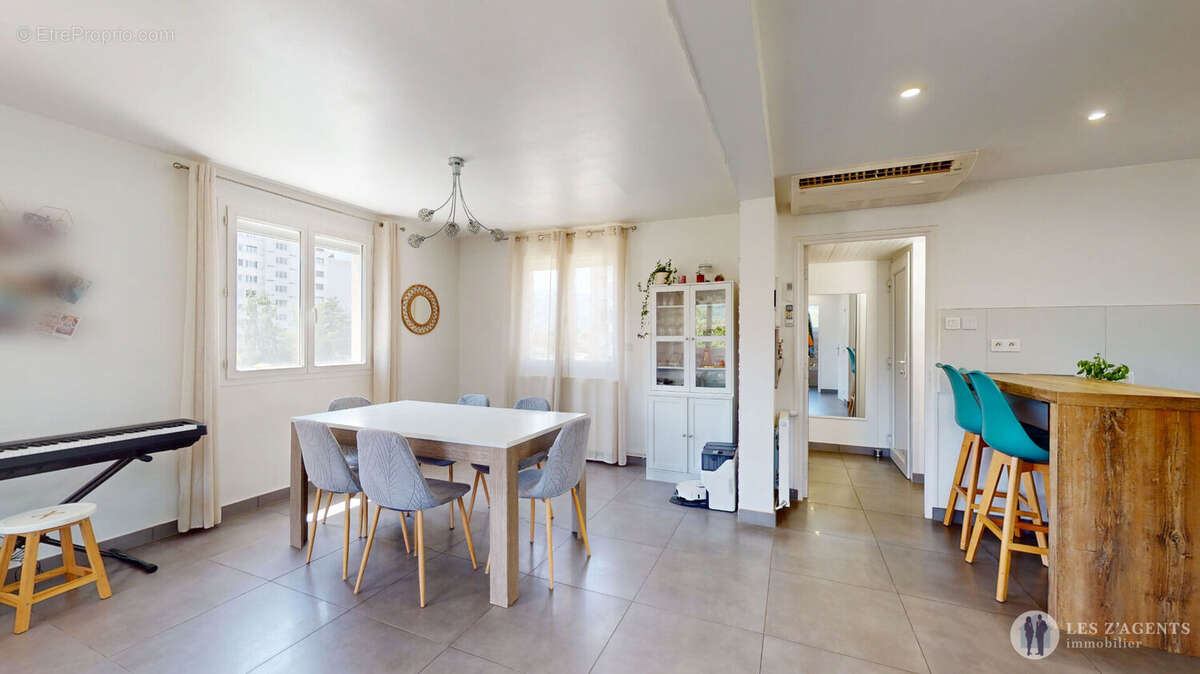 Appartement à SAINT-MARTIN-D'HERES
