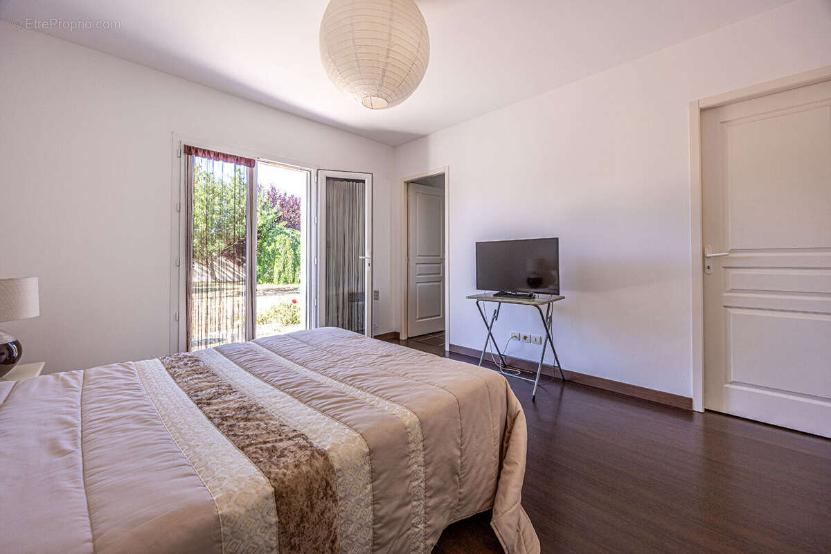Maison de plain pied dans le centre de  St Vivien - photo 8