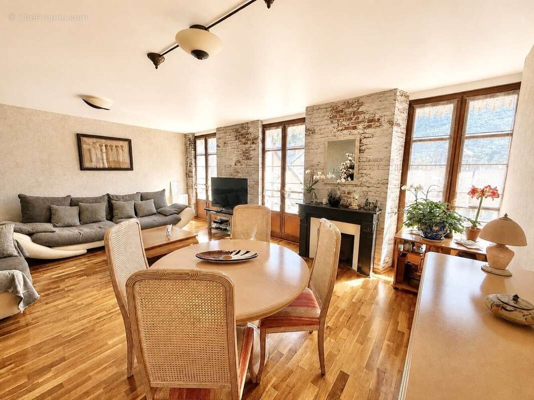 Appartement à VIZILLE