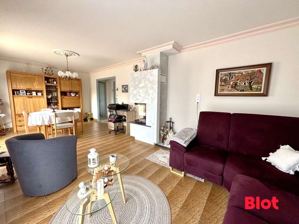 Maison 80 m² à Orgeres  - photo 3