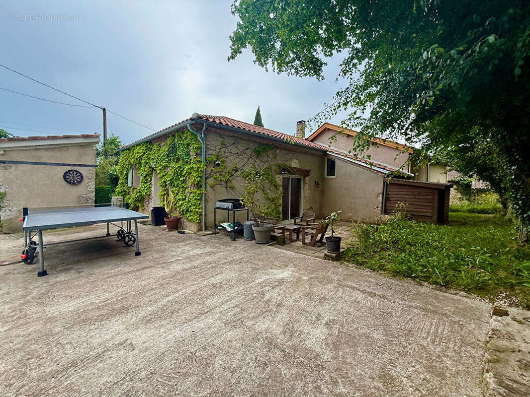 Maison à SAINT-SYLVESTRE-SUR-LOT