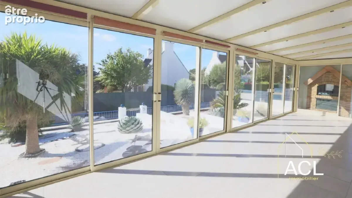 Maison rénovée de 4 chambres avec commerces à pieds - photo 3