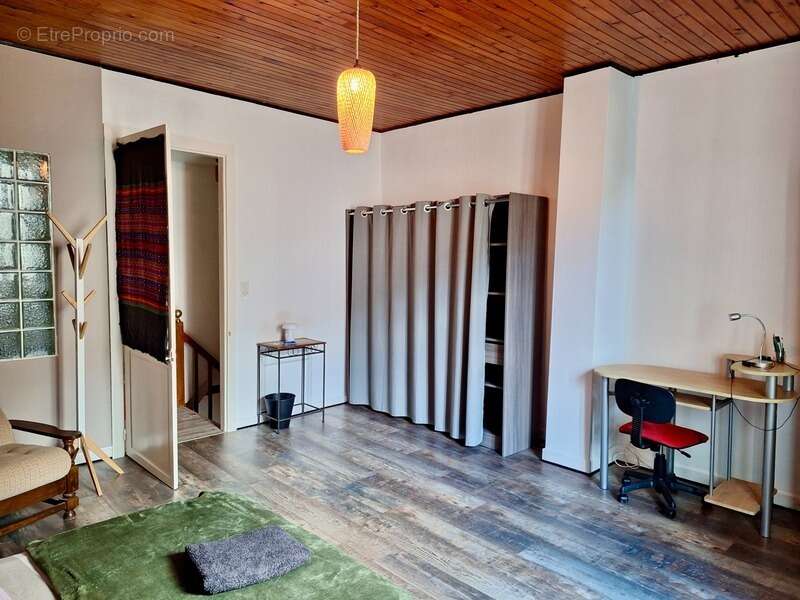 Maison à vendre en pierre 5 pièces, rénovée avec charme en plein cœur de Puylaroque (82) - photo 6