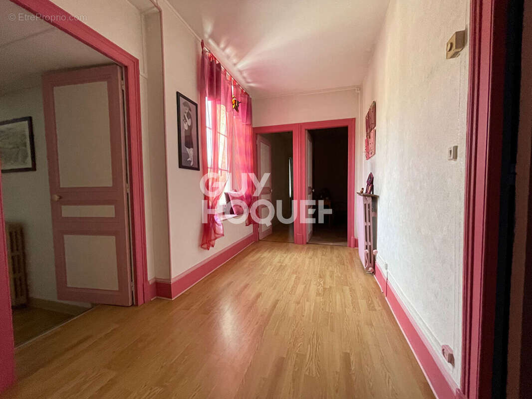 Maison 217 m² à Croth  - photo 6
