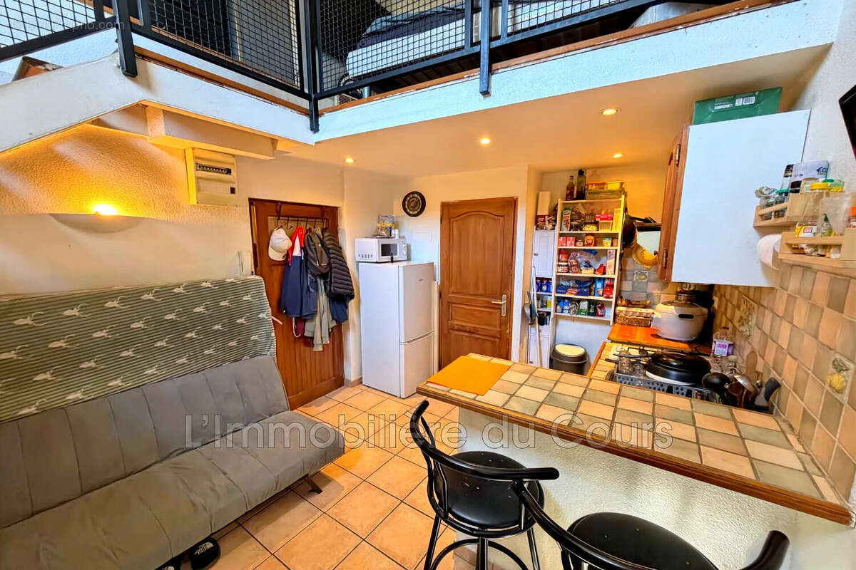 Appartement 20 m² à Marignane  - photo 2