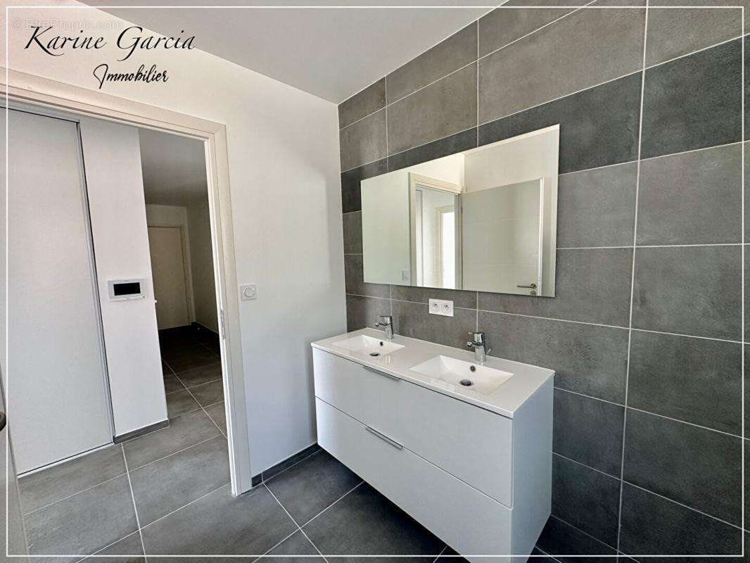 Appartement à SIX-FOURS-LES-PLAGES