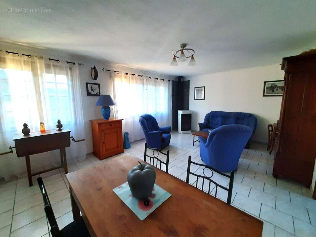 Maison à CANY-BARVILLE