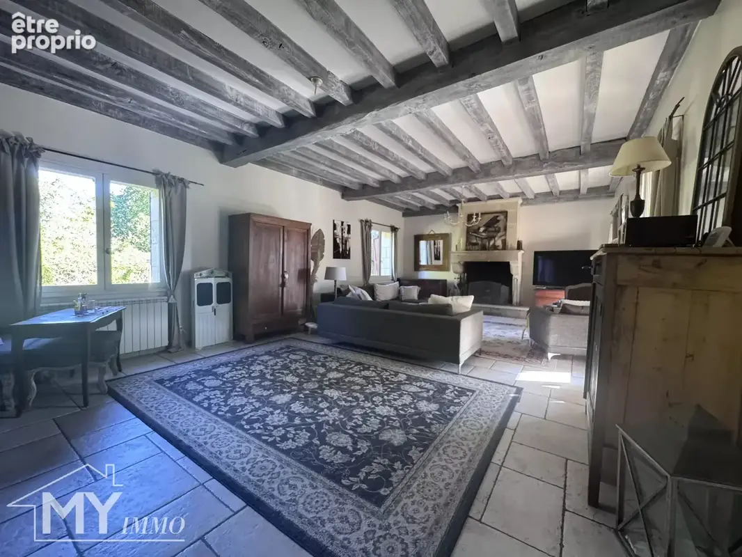 PINEUILH – Propriété d’exception de 350 m² avec piscine, au cœur d’un parc arboré de 5 500 m² et à deux pas des commodités - photo 14